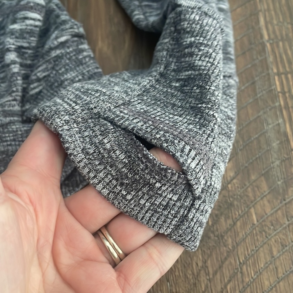 ❗️SOLD❗️Athleta Techie Sweater Heather Gray Cowl Neck Size XS - Picture 3 of 8